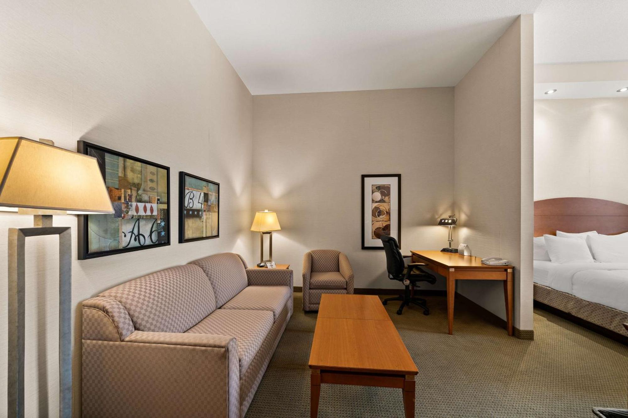 Best Western Plus Orangeville Inn & Suites Екстериор снимка
