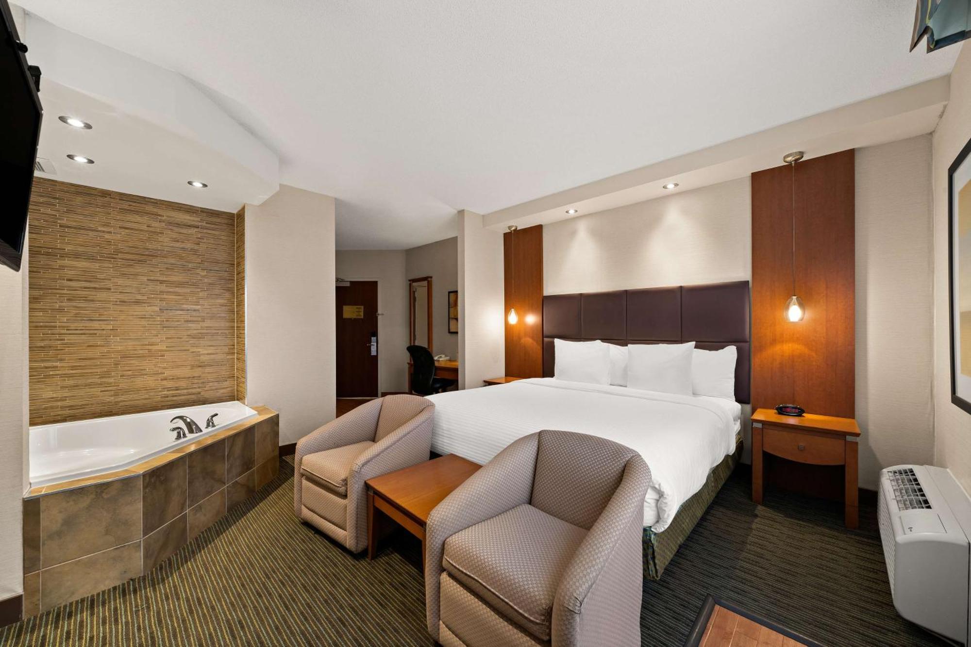 Best Western Plus Orangeville Inn & Suites Екстериор снимка