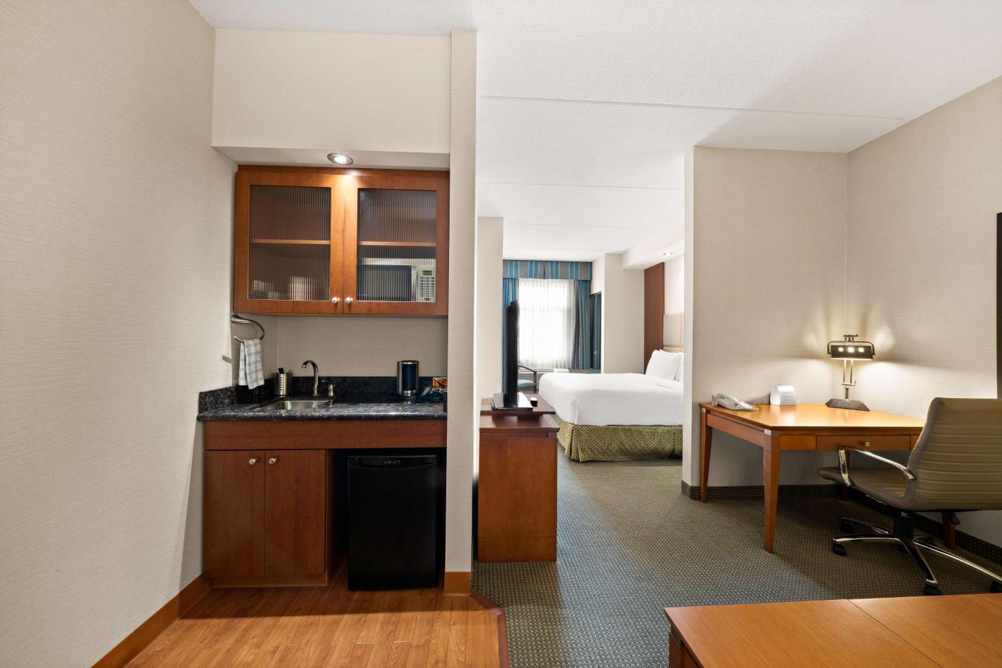 Best Western Plus Orangeville Inn & Suites Екстериор снимка