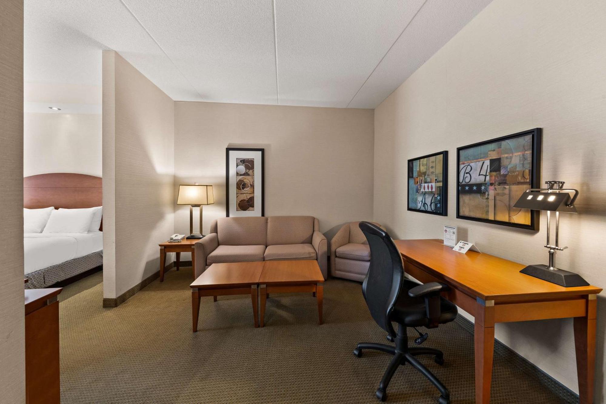 Best Western Plus Orangeville Inn & Suites Екстериор снимка