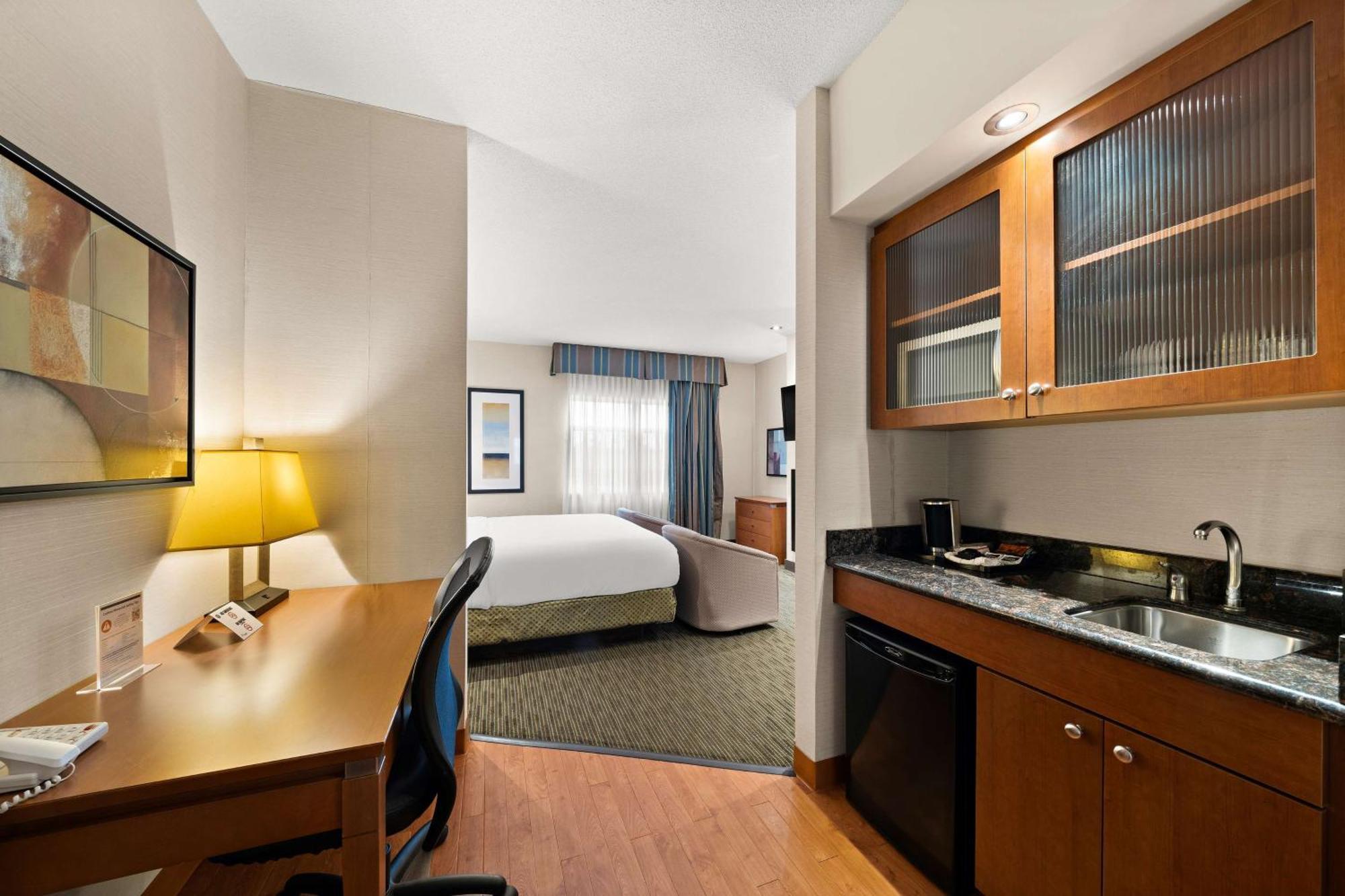 Best Western Plus Orangeville Inn & Suites Екстериор снимка