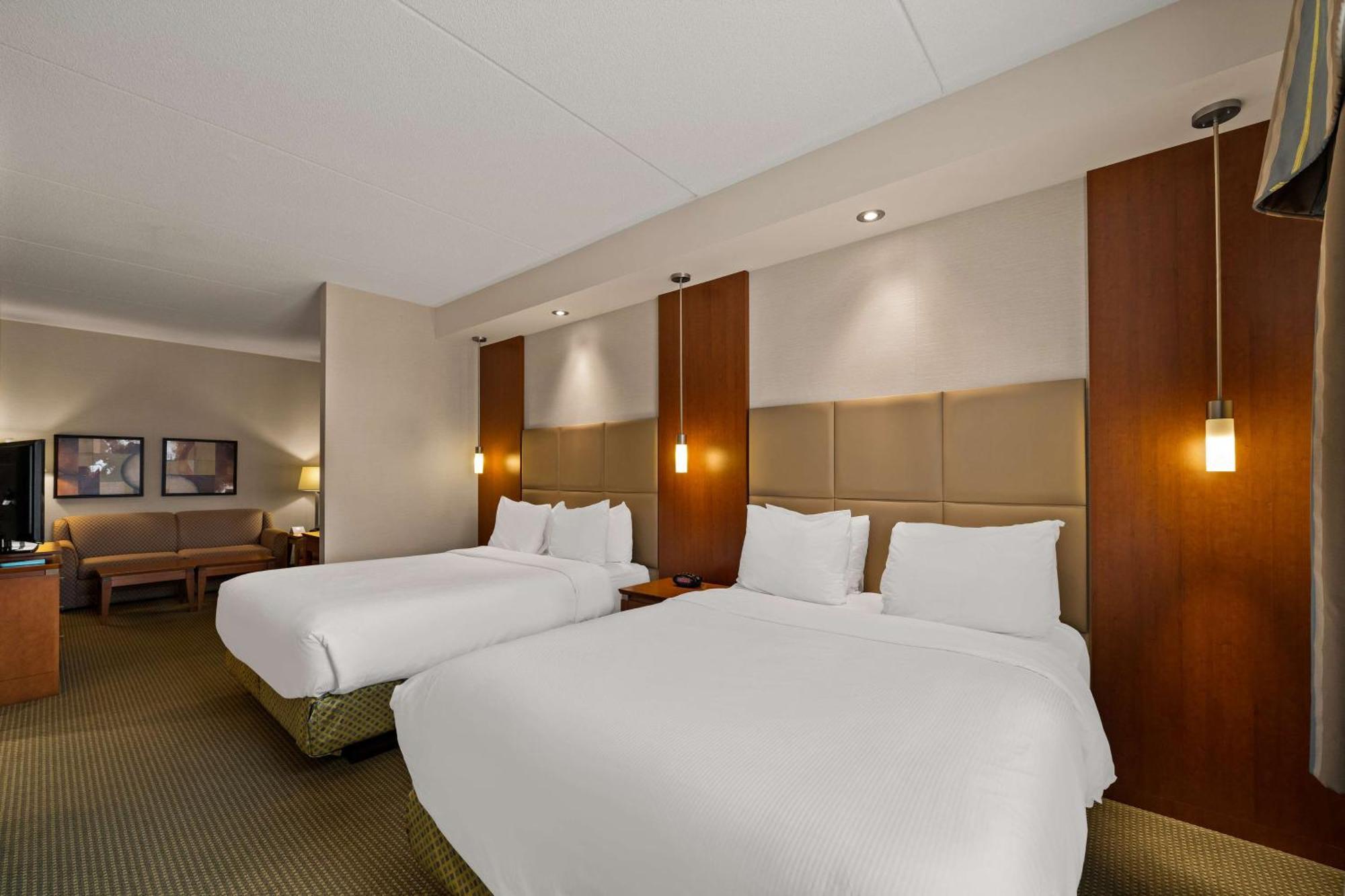 Best Western Plus Orangeville Inn & Suites Екстериор снимка