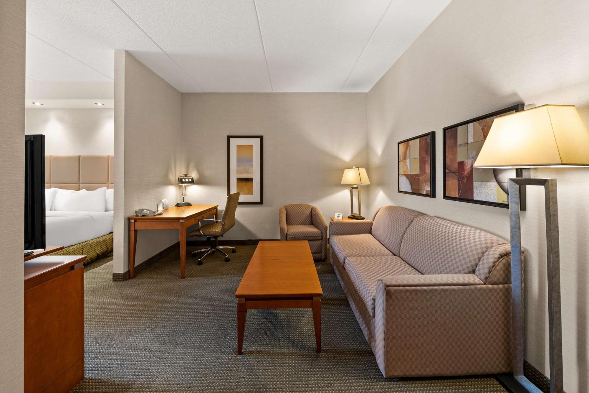 Best Western Plus Orangeville Inn & Suites Екстериор снимка