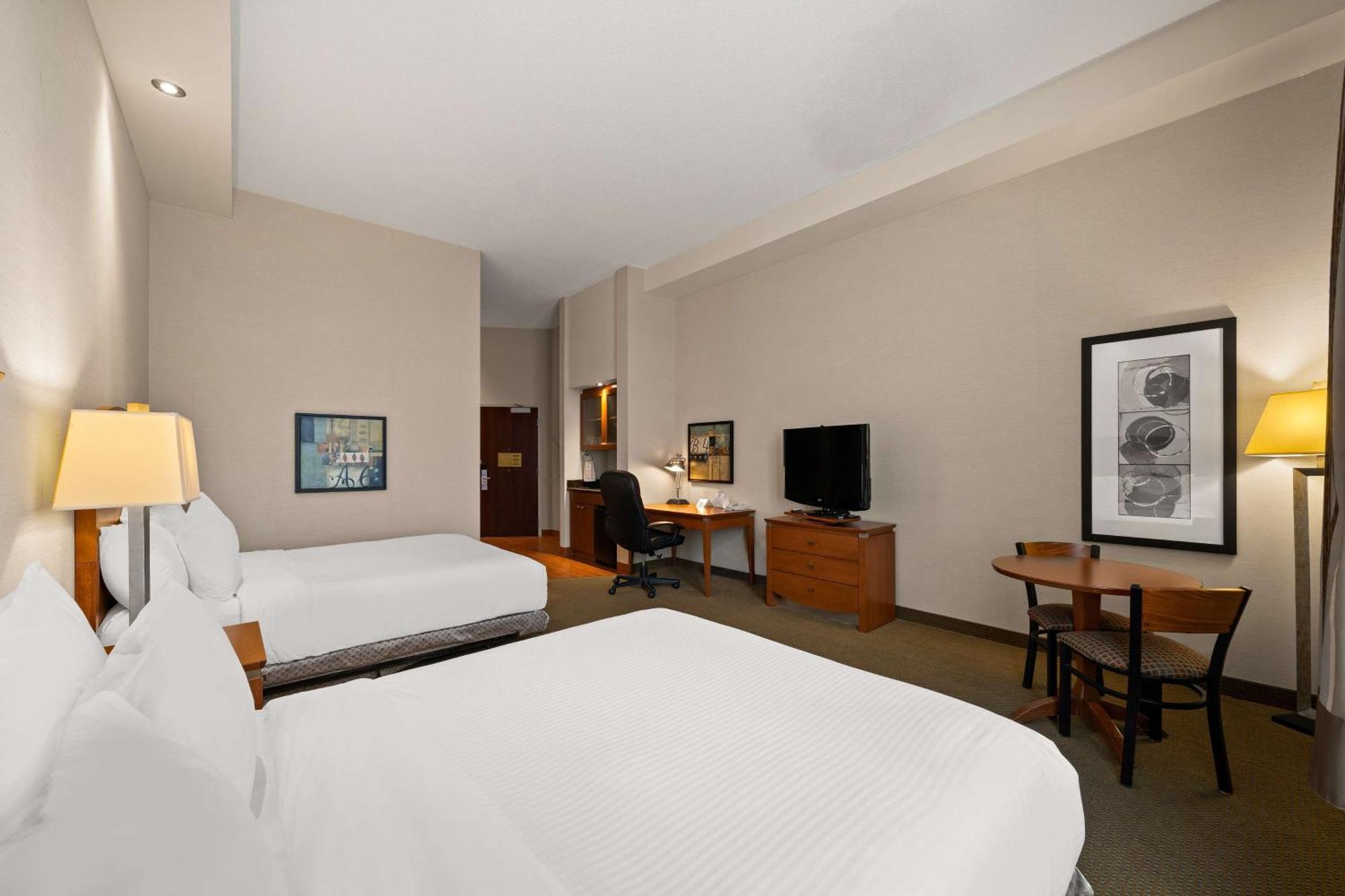 Best Western Plus Orangeville Inn & Suites Екстериор снимка
