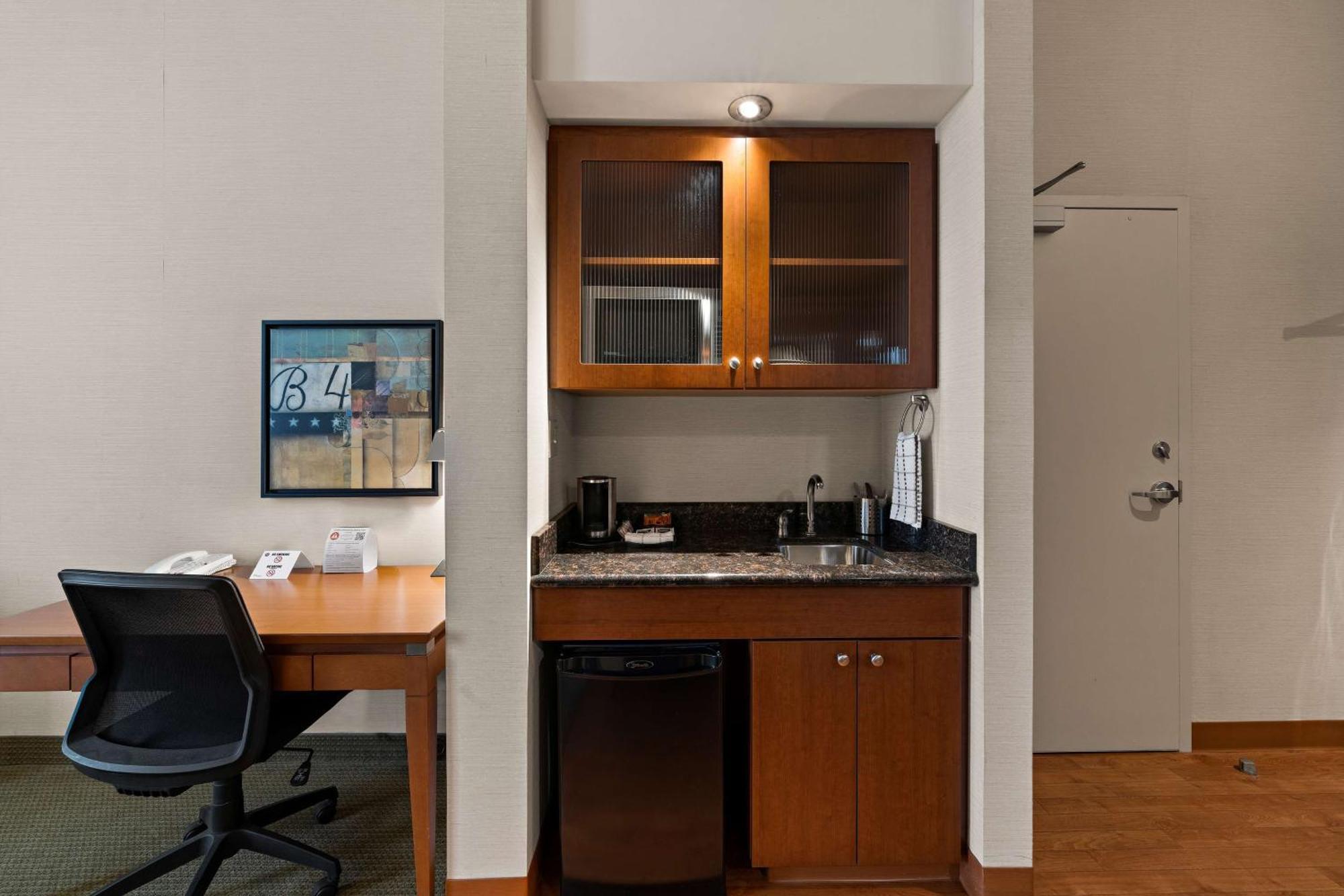 Best Western Plus Orangeville Inn & Suites Екстериор снимка
