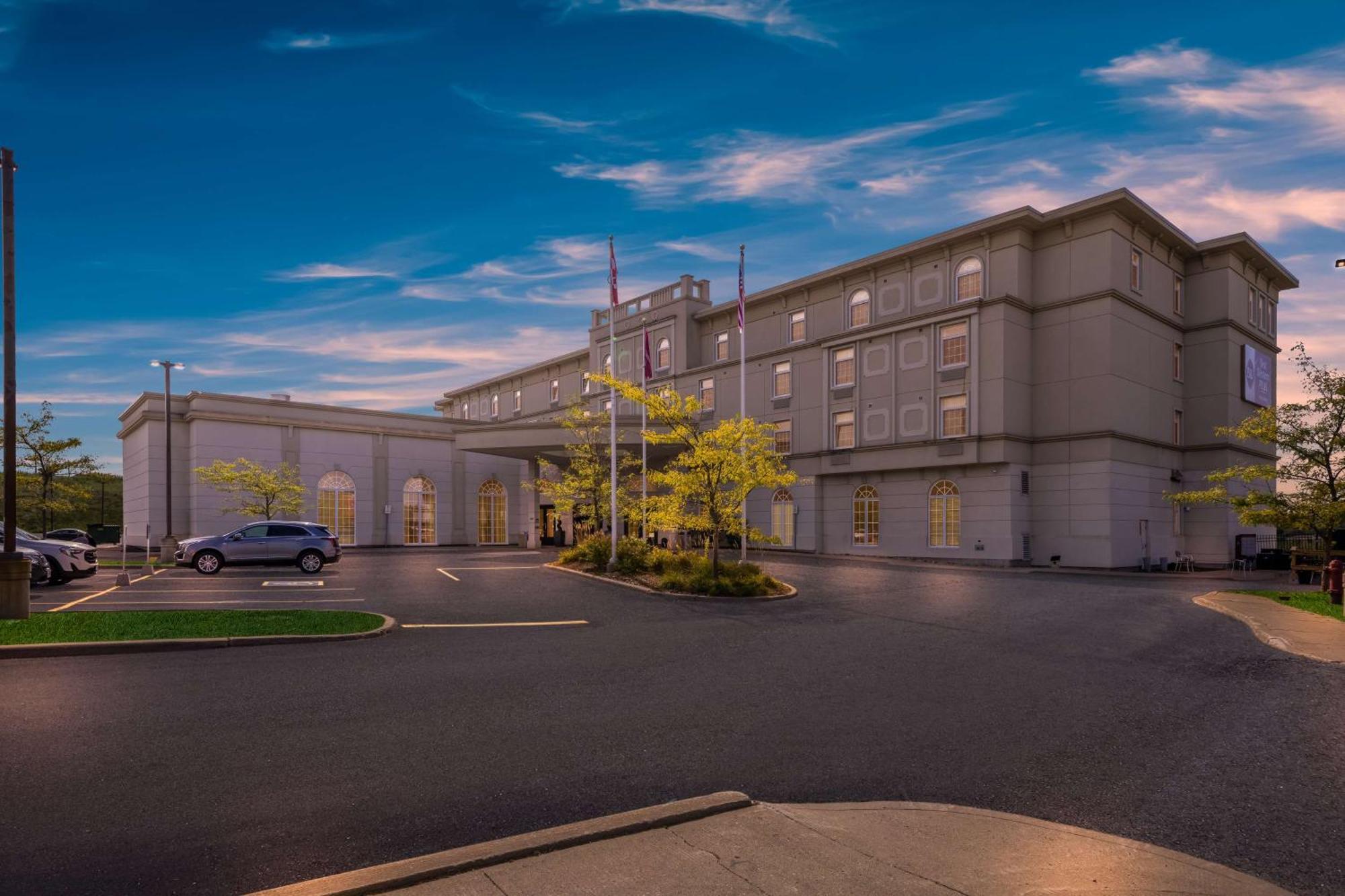 Best Western Plus Orangeville Inn & Suites Екстериор снимка