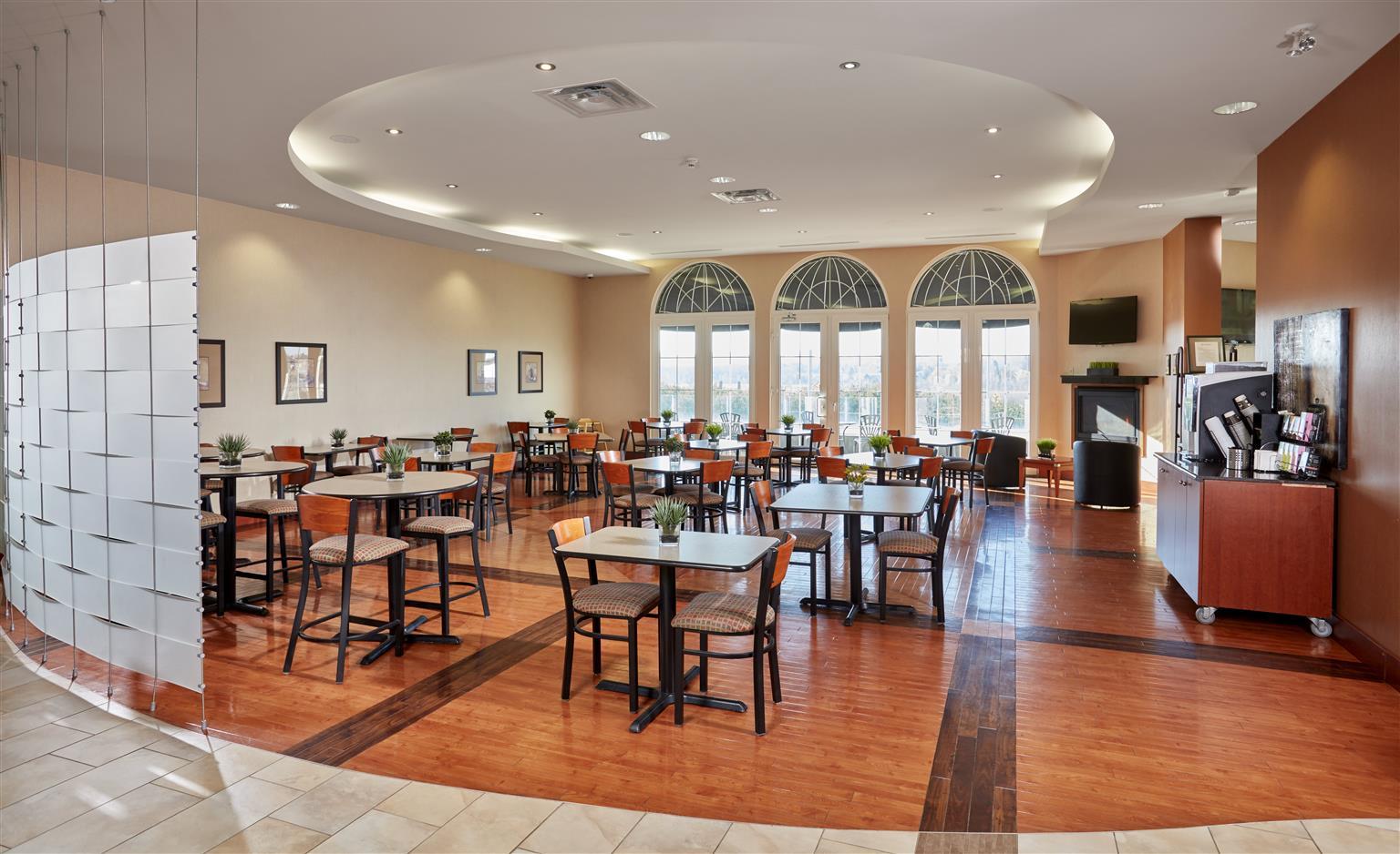Best Western Plus Orangeville Inn & Suites Екстериор снимка